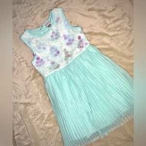 Girls Disney Princess dress size M (7/8).